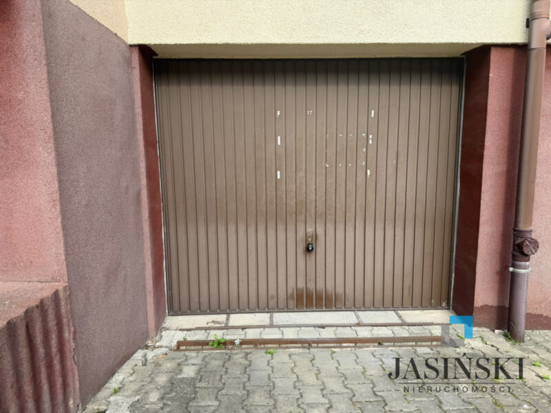 Garaż Bartąska 6, Osiedle Generałów